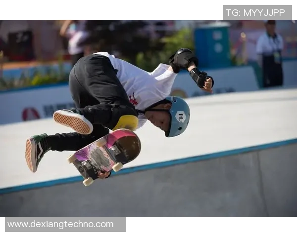 西安飞盘队在世界滑板锦标赛中以71分稳居积分榜首位